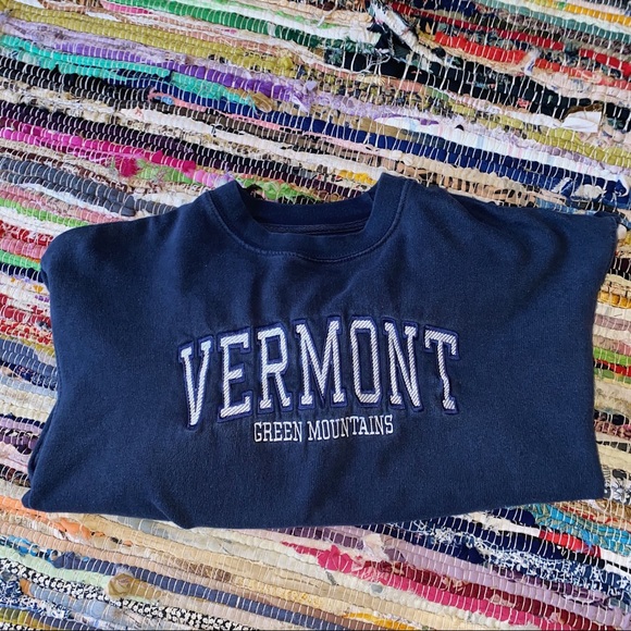 Vermont Sweatshirt 🌲 - Picture 4 of 4